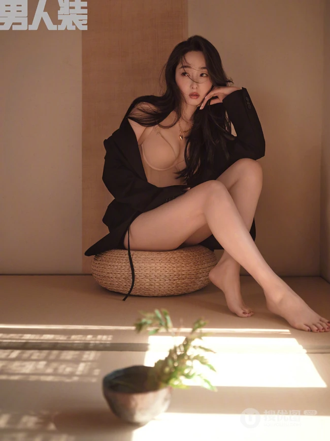 蒋梦婕气质男人装图片，这也太好看了吧