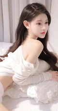 清甜女生清凉肩带衣短裤穿搭室内写真图片