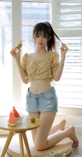 好清凉的小碎花，夏日清凉少女碎花衫短裤穿搭超美写真图片