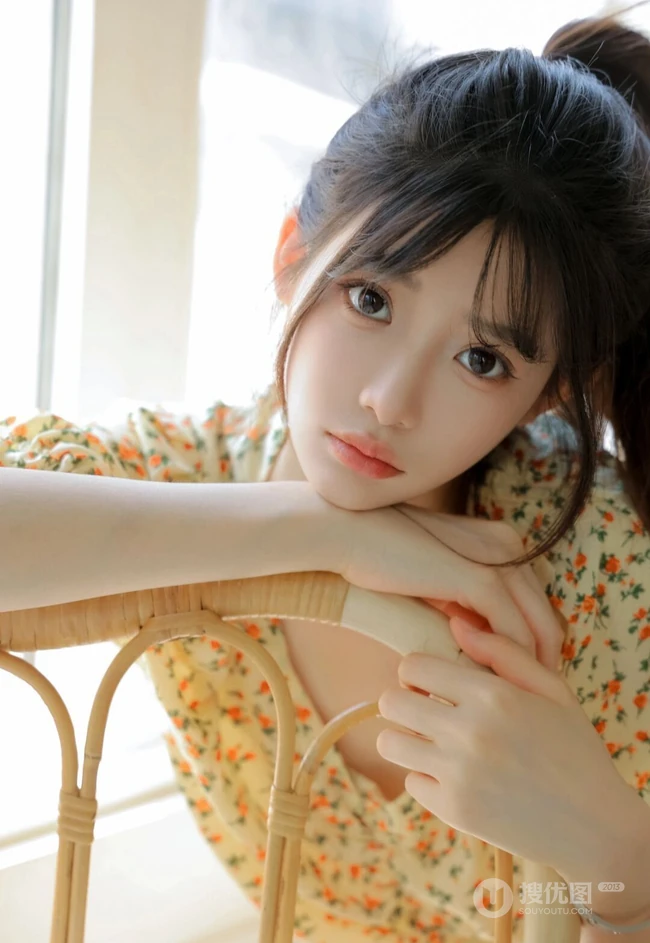 好清凉的小碎花，夏日清凉少女碎花衫短裤穿搭超美写真图片