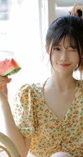 好清凉的小碎花，夏日清凉少女碎花衫短裤穿搭超美写真图片