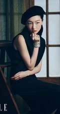 周冬雨挑战复古个性服饰柔美大方杂志写真图片