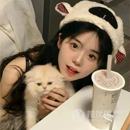 清纯少女怼脸自拍网图真人女孩和她的宠物美食玩具合拍个性头像图片
