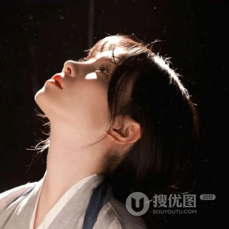 清纯少女怼脸自拍网图真人女孩和她的宠物美食玩具合拍个性头像图片