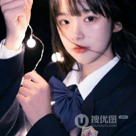 清纯少女怼脸自拍网图真人女孩和她的宠物美食玩具合拍个性头像图片