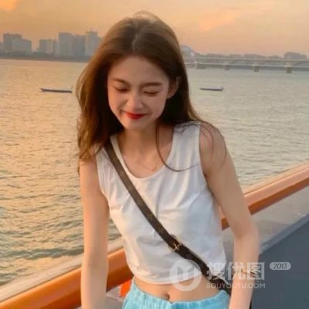 外出游玩旅拍街拍的真人清纯少女2023年最新款唯美好看头像图片
