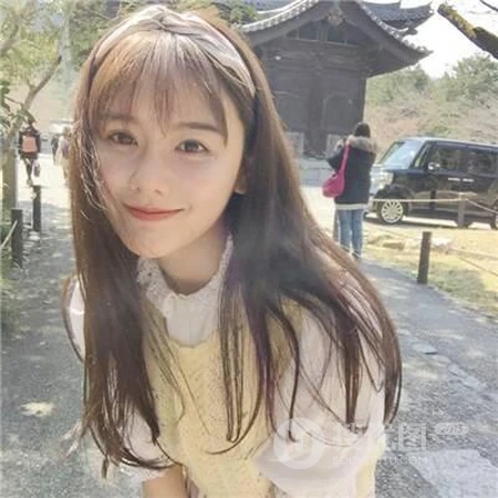 外出游玩旅拍街拍的真人清纯少女2023年最新款唯美好看头像图片