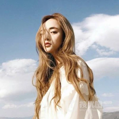 外出游玩旅拍街拍的真人清纯少女2023年最新款唯美好看头像图片
