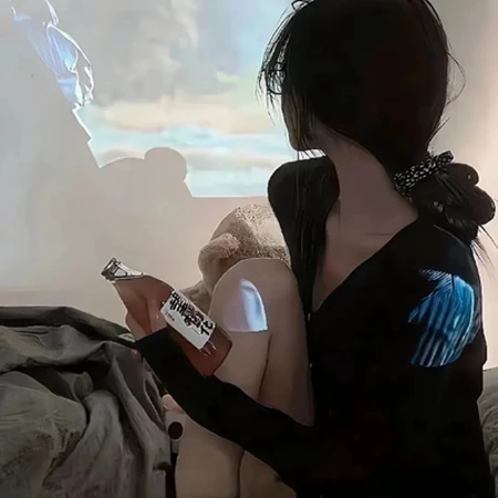 夕阳下的女生唯美摄影头像，高级质感好看的女生头像图片