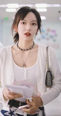 怎么拍都好看，女生程潇现身某机场，路人照视觉漂亮气质魅力难挡