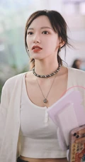 怎么拍都好看，女生程潇现身某机场，路人照视觉漂亮气质魅力难挡