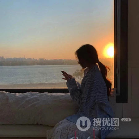 慵懒女生偏冷淡风头像图片