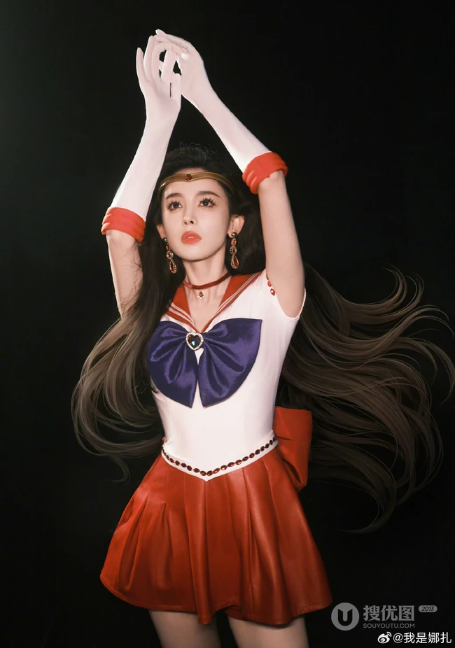 古力娜扎古灵精怪短裙cos经典少女战士写真美图