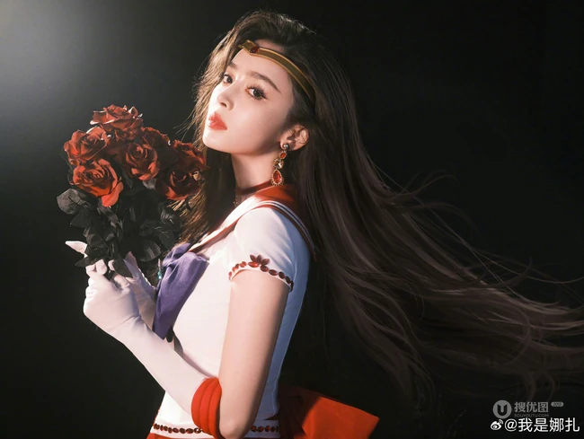 古力娜扎古灵精怪短裙cos经典少女战士写真美图