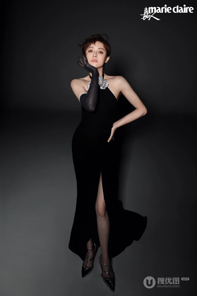 女星孙俪最新杂志写真，挑战不同个性另类奇怪服饰，优雅美丽