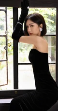 秦岚超低胸个性黑色连衣裙写真显完美身材手机壁纸图片