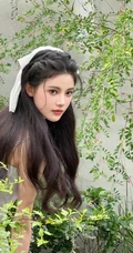 女生孙珍妮化身迪士尼公主游乐园美拍生活写真照