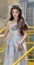 女生孙珍妮化身迪士尼公主游乐园美拍生活写真照