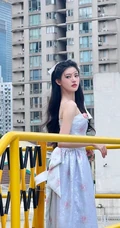 女生孙珍妮化身迪士尼公主游乐园美拍生活写真照