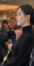 刘诗诗黑色高冷毛衣秋装穿搭优雅气质写真照