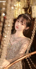千金大小姐驾到，奢华室内，浑身闪钻连衣裙千金大小姐女生高清室内写真