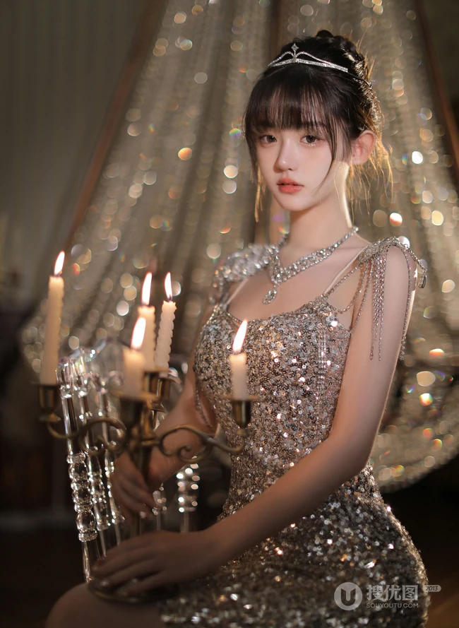 千金大小姐驾到，奢华室内，浑身闪钻连衣裙千金大小姐女生高清室内写真