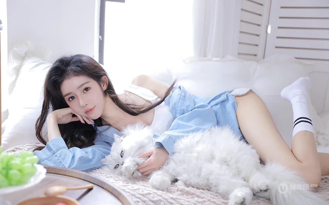 高颜值青涩可人少女居家享受慵懒生活小情调唯美好看写真套图