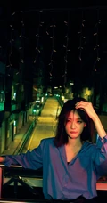夜色朦胧，昏黄灯光下的李一桐夜晚街拍写真美照