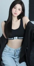 沙发上的精选高颜值女生小姐姐，穿着显身材黑色运动家居服牛仔裤冷艳写真图片