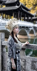 苗族服饰女生，气质网红女生民族风服饰穿搭别有一番风姿写真套图