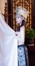 苗族服饰女生，气质网红女生民族风服饰穿搭别有一番风姿写真套图