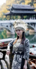 苗族服饰女生，气质网红女生民族风服饰穿搭别有一番风姿写真套图