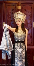 苗族服饰女生，气质网红女生民族风服饰穿搭别有一番风姿写真套图