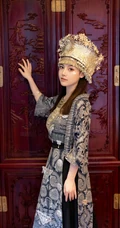 苗族服饰女生，气质网红女生民族风服饰穿搭别有一番风姿写真套图