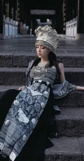 苗族服饰女生，气质网红女生民族风服饰穿搭别有一番风姿写真套图