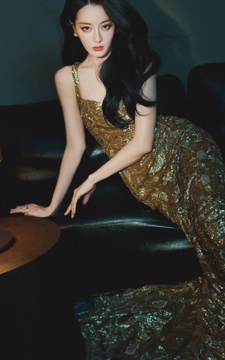 迪丽热巴性感红唇加妩媚高冷眼神超美写真手机壁纸图片集