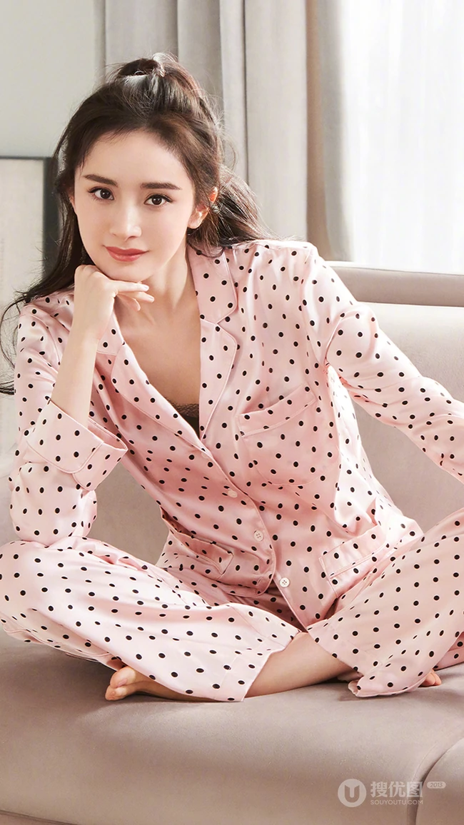 杨幂壁纸，杨幂尝试不同类型睡衣睡裙居家美拍手机壁纸图片