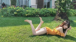 宋昕冉泳装壁纸，美女宋昕冉身着多套不同泳装海边泳池边超美桌面壁纸套图