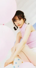 双麻花辫绑发发型清新短裙少女气球房里清新写真图集