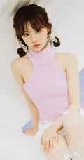 双麻花辫绑发发型清新短裙少女气球房里清新写真图集