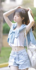 一起打球吗，清新靓丽的学生妹少女简单马尾辫发型加背心牛仔短裤户外球场写真图集