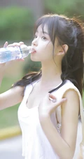 一起打球吗，清新靓丽的学生妹少女简单马尾辫发型加背心牛仔短裤户外球场写真图集