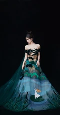 赵露思手机壁纸，赵露思国潮风超美轻纱长裙妩媚写真手机壁纸图片