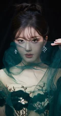 赵露思手机壁纸，赵露思国潮风超美轻纱长裙妩媚写真手机壁纸图片