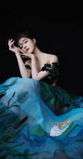 赵露思手机壁纸，赵露思国潮风超美轻纱长裙妩媚写真手机壁纸图片