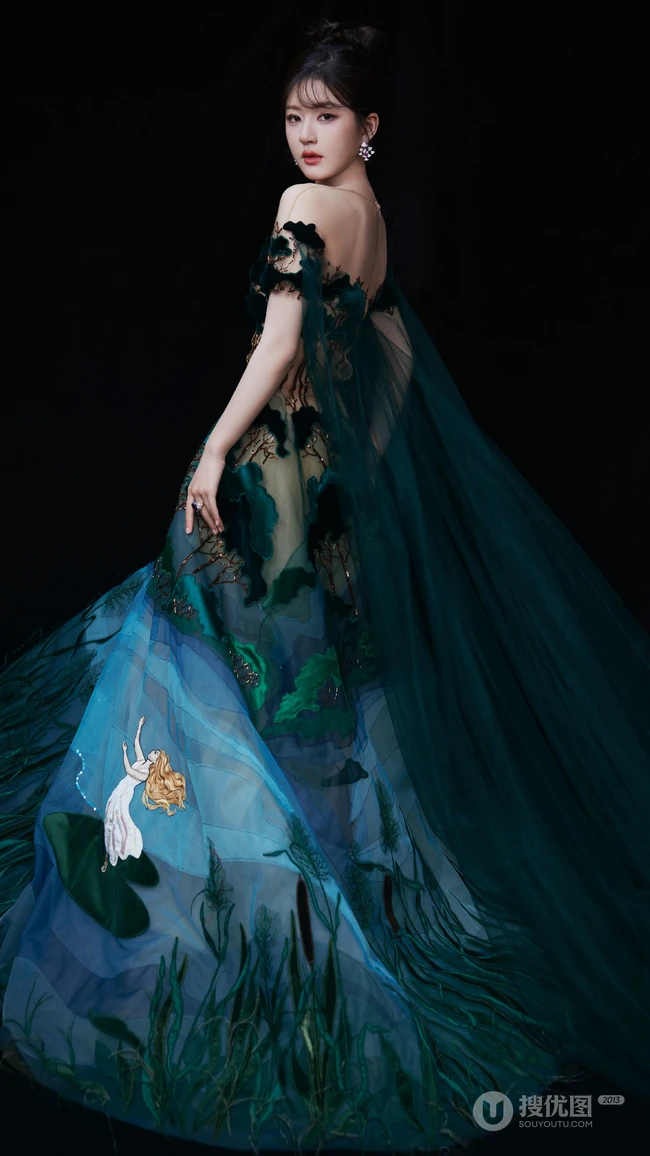 赵露思手机壁纸，赵露思国潮风超美轻纱长裙妩媚写真手机壁纸图片