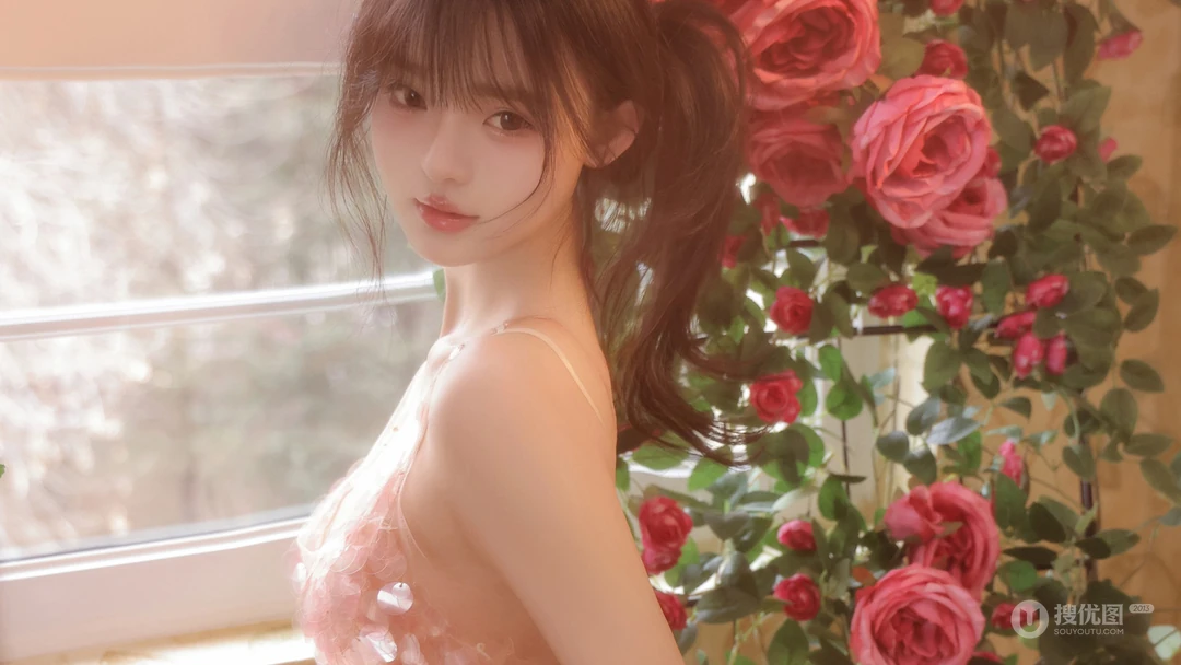 玫瑰花少女，玫瑰花房，吊带粉裙性感美少女娇媚私房写真壁纸图片