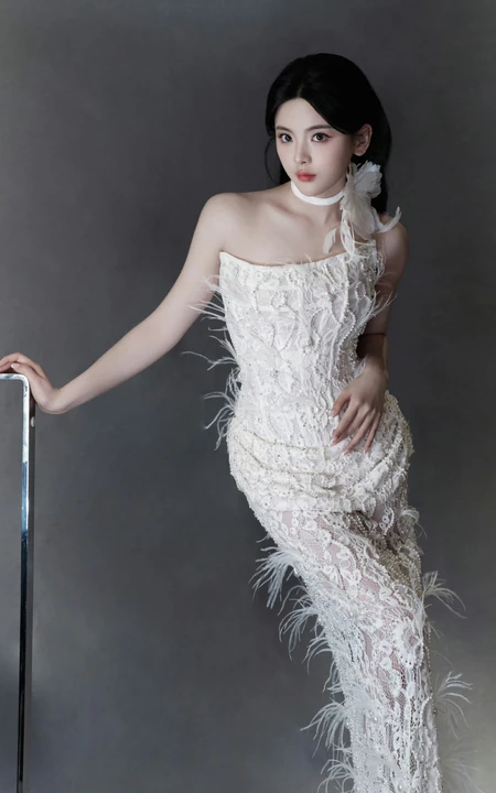 杨超越超美气质礼裙白裙穿搭尽显完美苗条身材写真美照