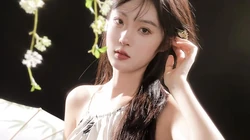 古风旗袍装美女手拿油纸白伞袅袅婷婷桌面壁纸