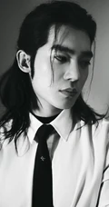 于适帅气复古硬朗风衬衫穿搭黑白写真美图